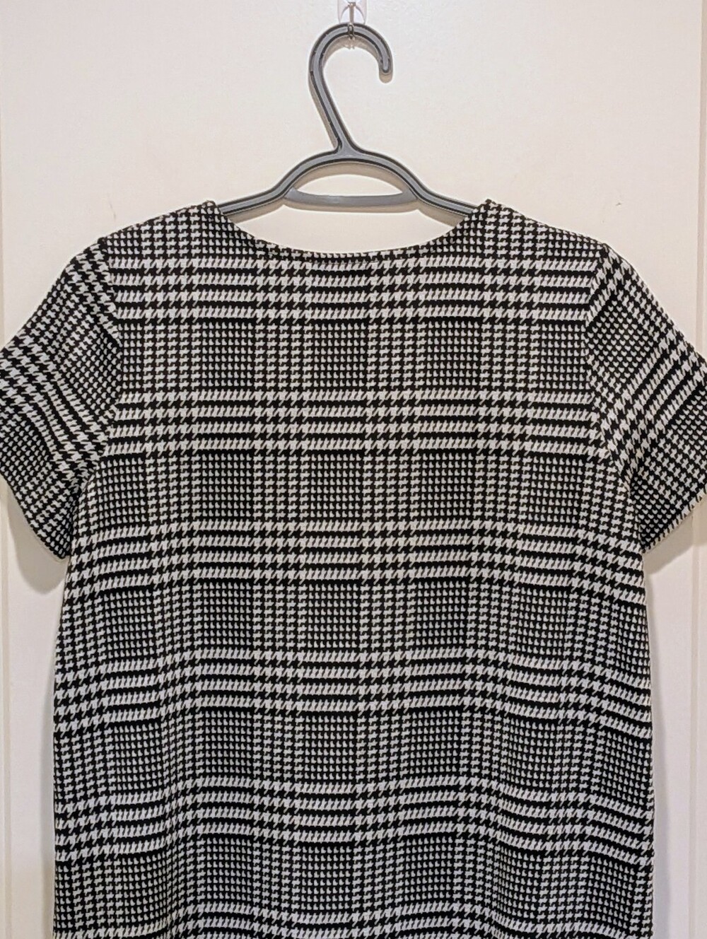 GUC Twik by Simons M Black and White Houndstooth Plaid Dress W Green Stripes - Picture 7 of 8